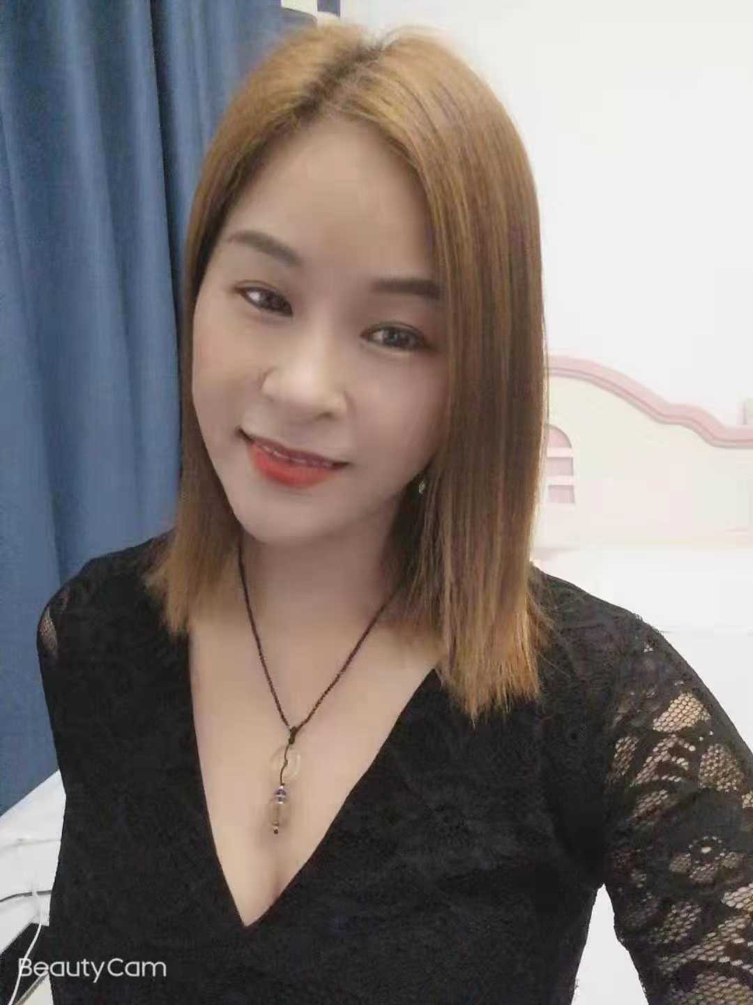 声音非常甜美的小姐姐